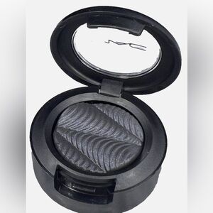 MAC Cosmetics Extra Dimension Eyeshadow in Tall, Dark & Handsome BNWOB